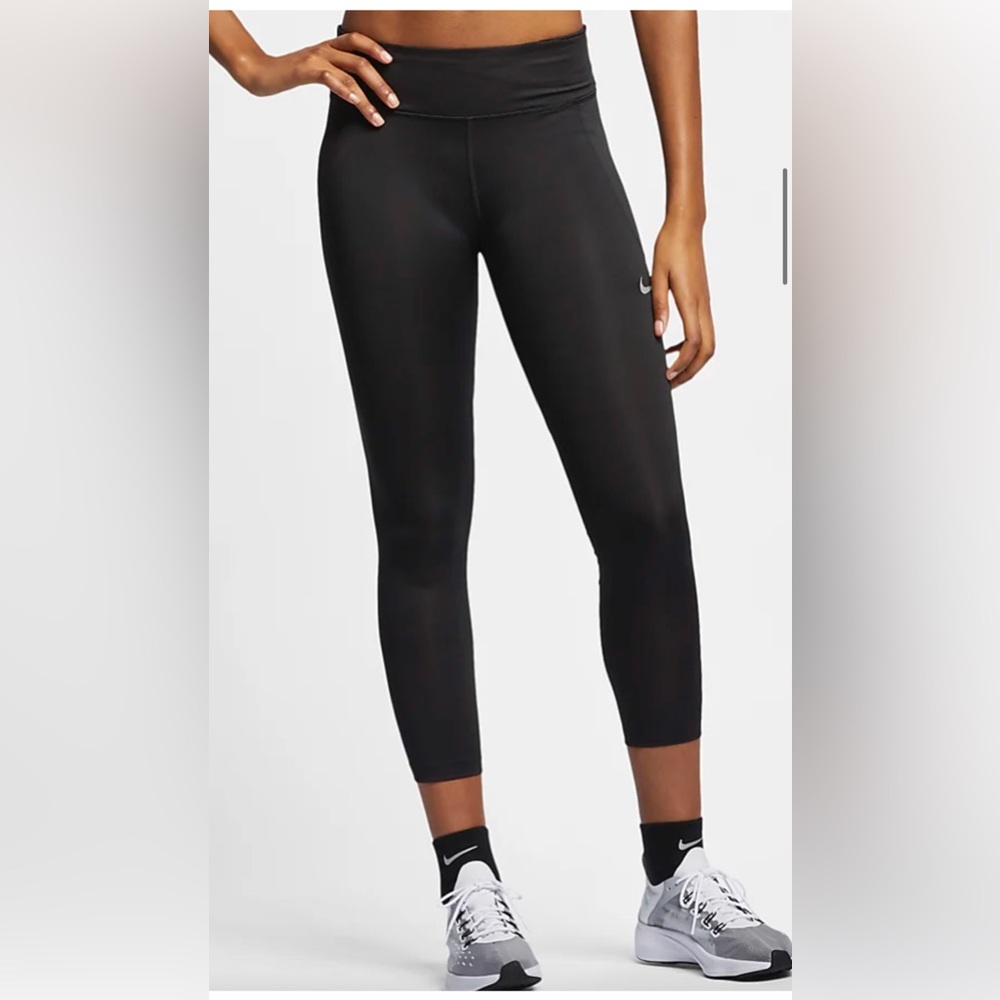 Nike Fast
Women's Mid-Rise Crop Running Leggings